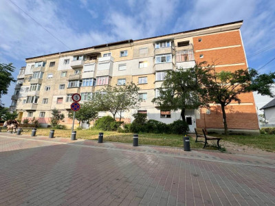 Piata Mioritei - Apartament 3 cam Decomandat, etaj 2/4, Mobilat, 3 Balconae