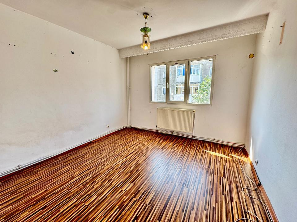 Narcisa, 50 mp utili, etaj intermediar.