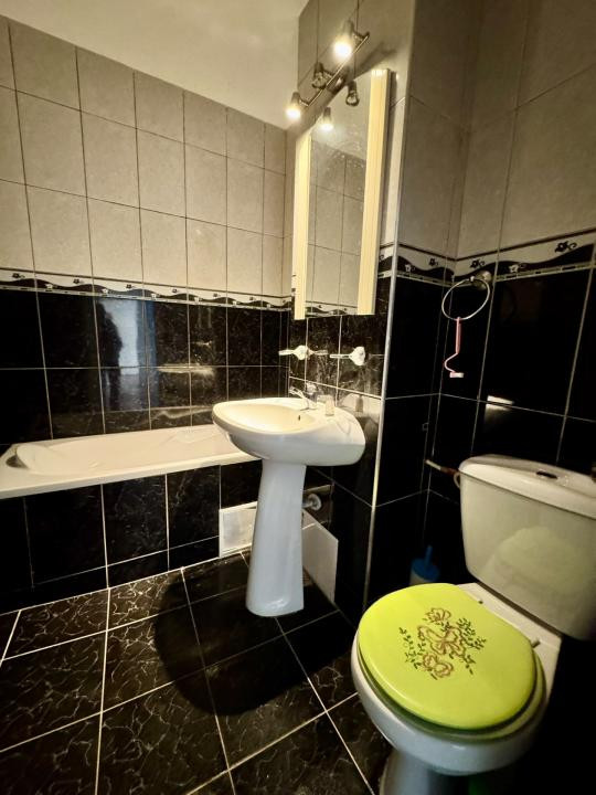 Narcisa, 50 mp utili, etaj intermediar.