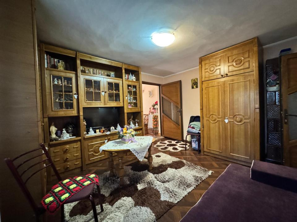 CFR, Bacău,  casă la preț de apartament 