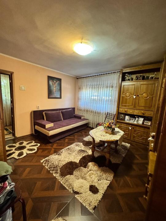 CFR, Bacău,  casă la preț de apartament 