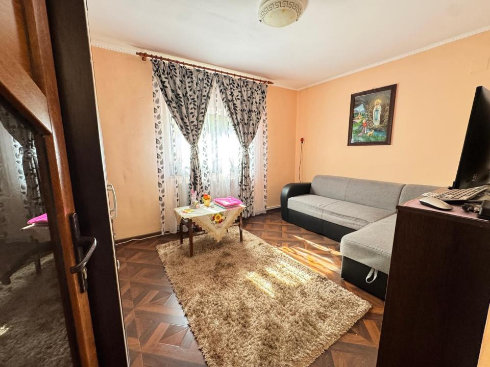 CFR, Bacău,  casă la preț de apartament 