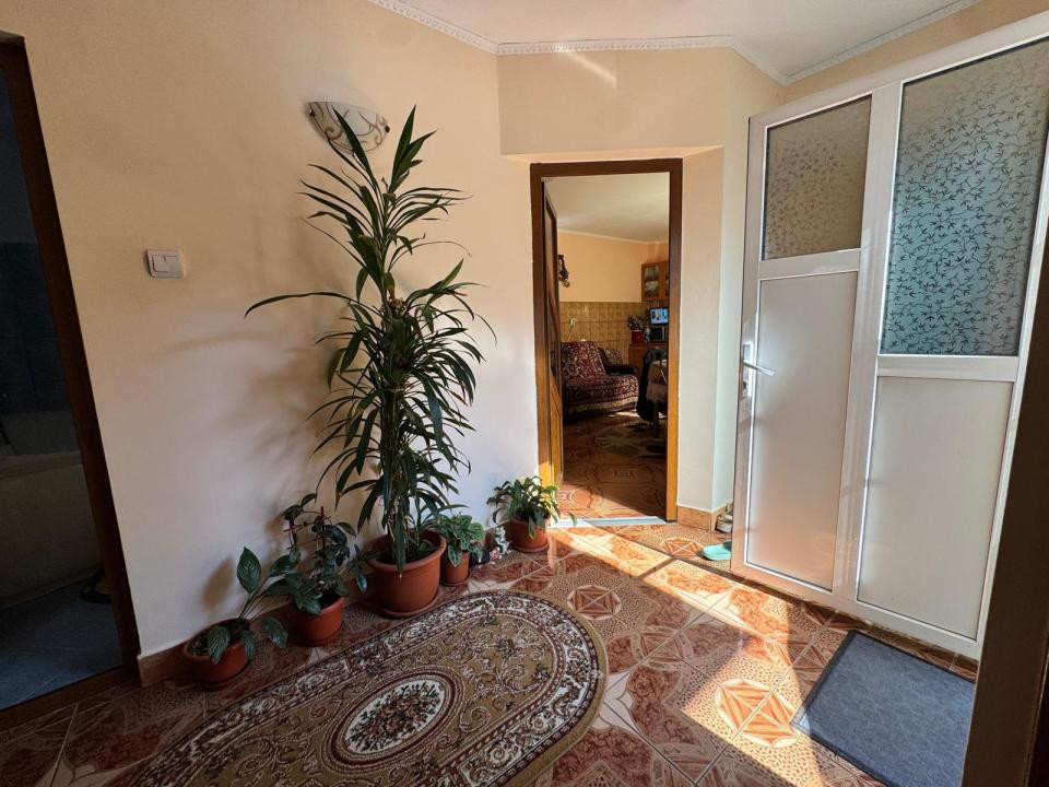 CFR, Bacău,  casă la preț de apartament 
