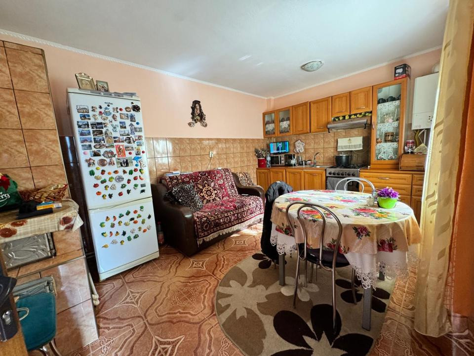CFR, Bacău,  casă la preț de apartament 