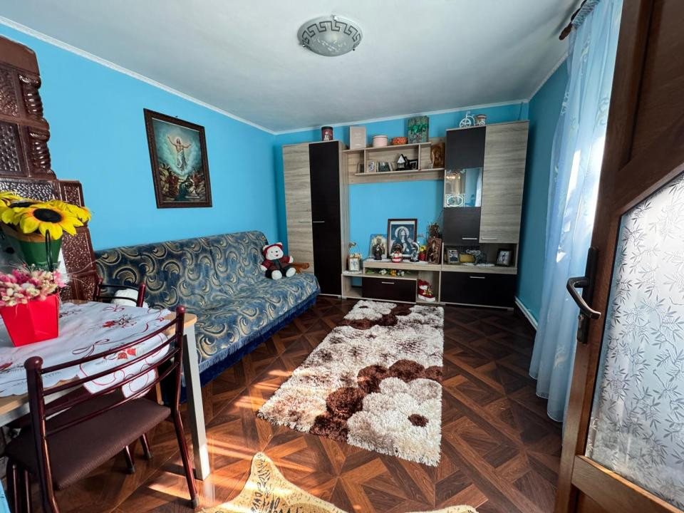CFR, Bacău,  casă la preț de apartament 