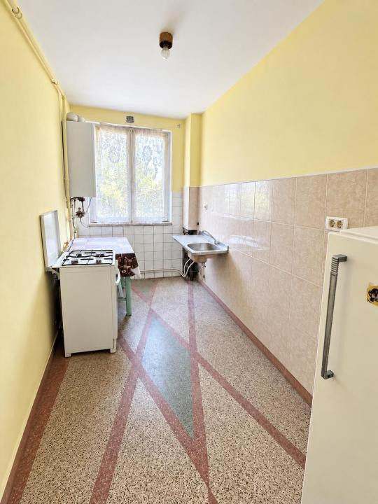 Bacău, Apartament spatios - 47mp utili la doar 42000Euro, Parter inalt