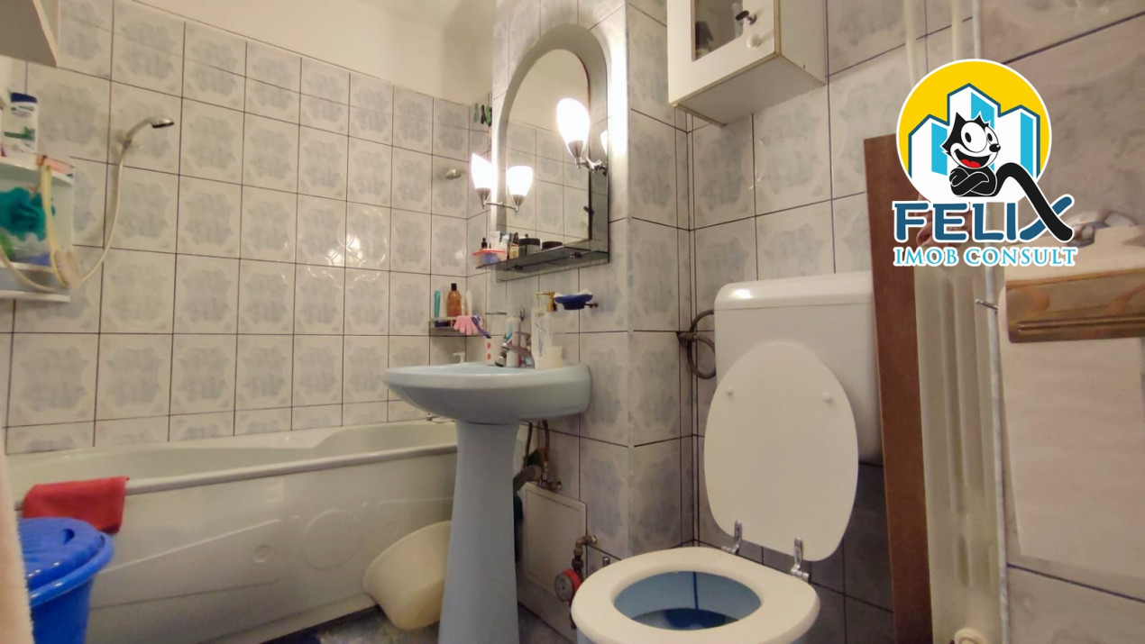 Apartament cu 3 camere, in spate la Cora