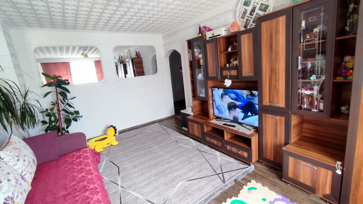  Primă închiriere! Apartament 2 cam decomandat - MOBILAT, Zona MIORITEI